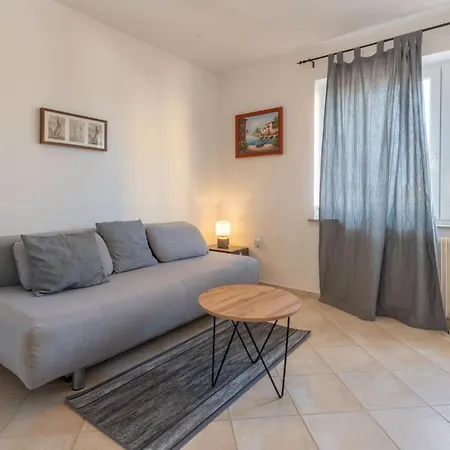 Domi, A Wonderful And Cozy Retreat Near Pula *